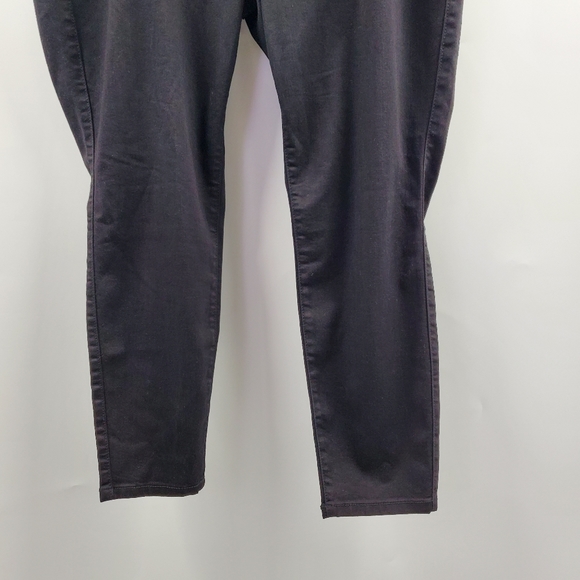 Torrid Black Jegging Skinny Jeans High Waisted Rise NEW - Picture 3 of 11